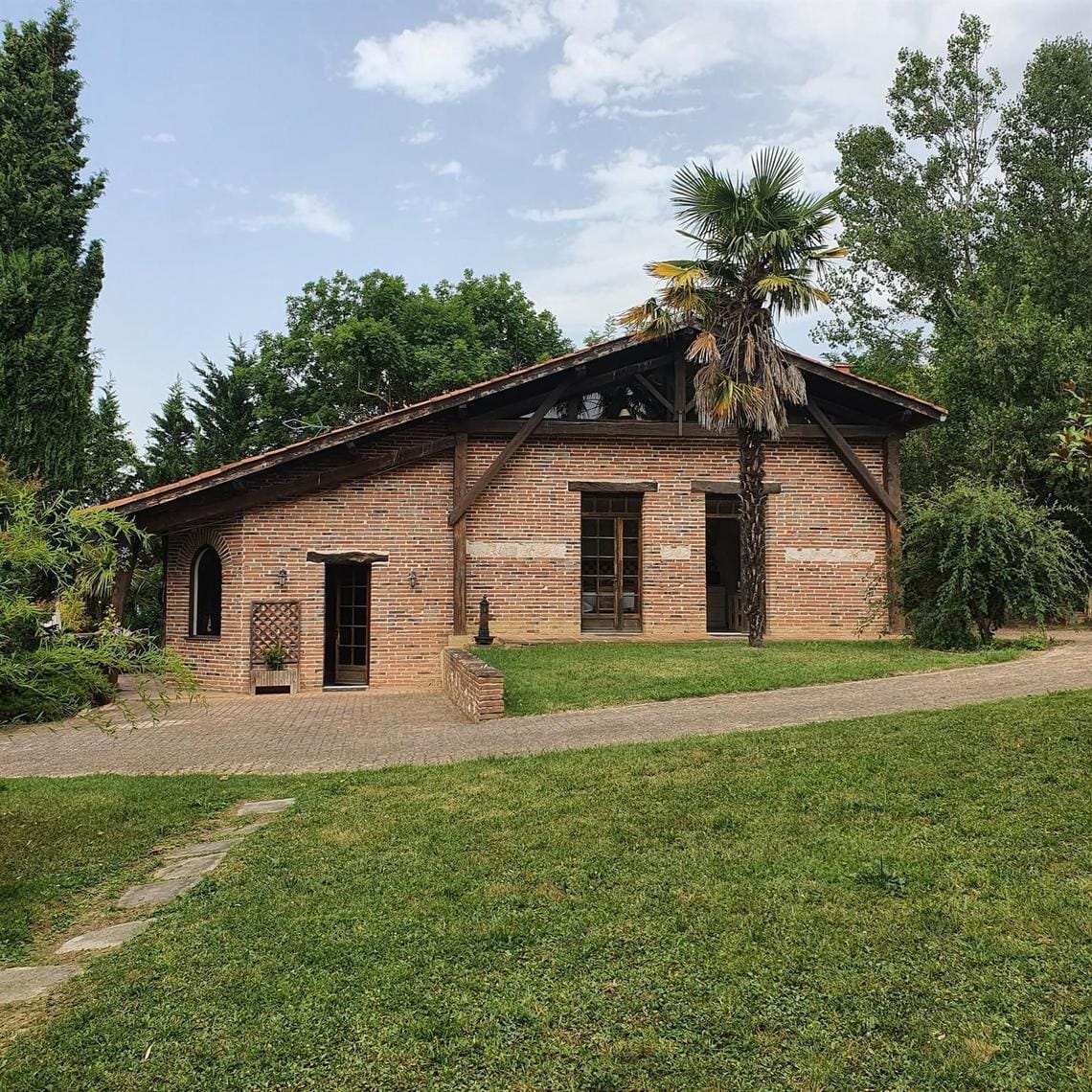 In Foie Gras Country, A House for 6 that Celebrates World Travels, Near Samatan, Gers